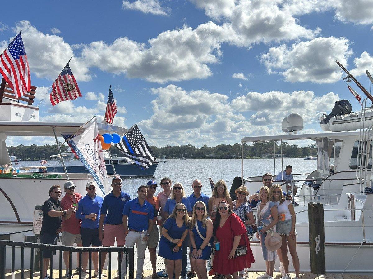 murray_ben4's tweet photo. Boatgating is the new tailgating! 🛥️
Glad to spend time with fellow GR professionals supporting @Kat_Cammack!
I may have been surrounded by Gator fans but I am glad the #Dawgs pulled out the win! #boatgating #boatingmeansbusiness https://t.co/feDkBJE8Jv