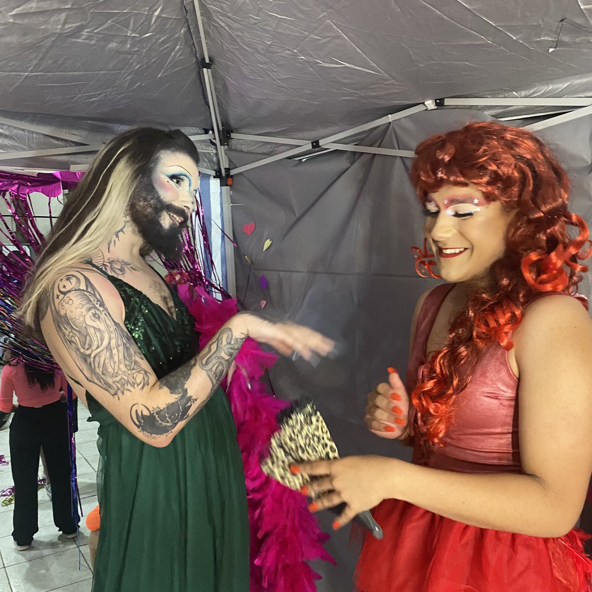 🚨VEJA: Gincana Municipal de Bútia traz tarefas com caraterizações de Drag e envolve jovens no meio artístico.