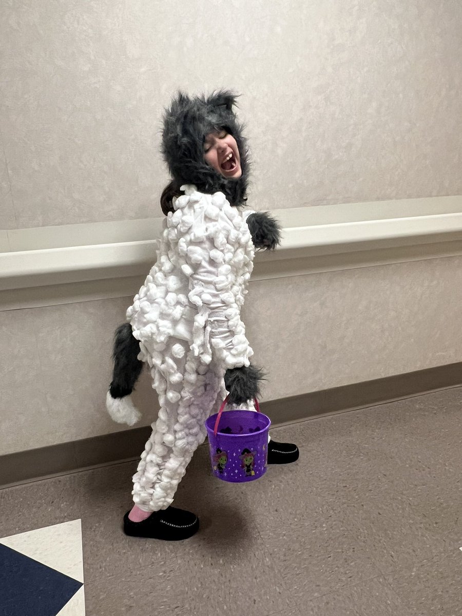 Baylee Harrell, Ph.D. (@harrell_baylee) on Twitter photo My niece decided to go as Jakana Thomas (2021).
AKA wolf in sheep’s clothing. My niece decided to go as Jakana Thomas (2021).
AKA wolf in sheep’s clothing.