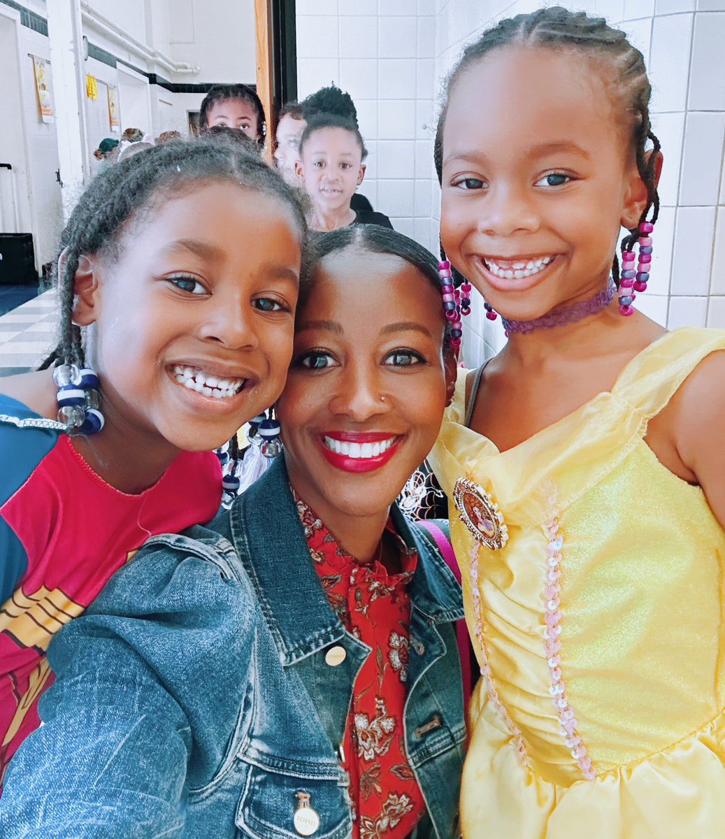 drsbarreau's tweet photo. Loved being in the midst as @Armstrong_arts celebrates Red Ribbon Week!
@HamptonCSchools @hcsOESL @Principal_P1906 @jtharris_CAO https://t.co/PXY9CgbaEX