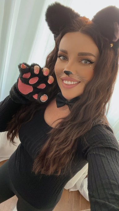 Happy Halloween 🎃 #meow #HappyHalloween2023 #cat https://t.co/vo5Uf2GZMp<a href="/tag/meow"class="tags">#meow</a><a href="/tag/happyhalloween2023"class="tags">#HappyHalloween2023</a><a href="/tag/cat"class="tags">#cat</a>