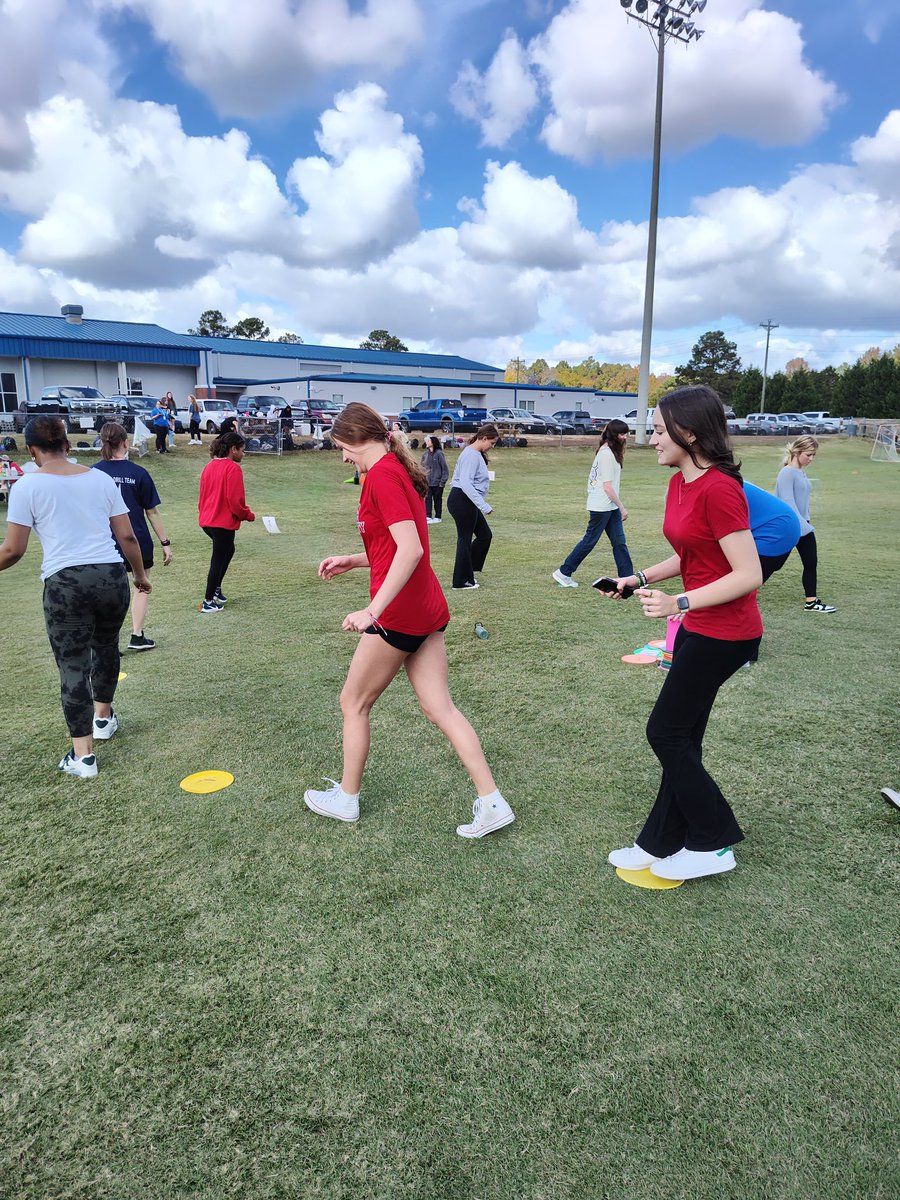 CHowie4's tweet photo. Shout out to @msfrenchteach for putting together a wonderful World Language Day! My students loved it! ¡Gracias! Merci! 🇪🇸 🇫🇷 🌍 https://t.co/C0BWFdgIGn
