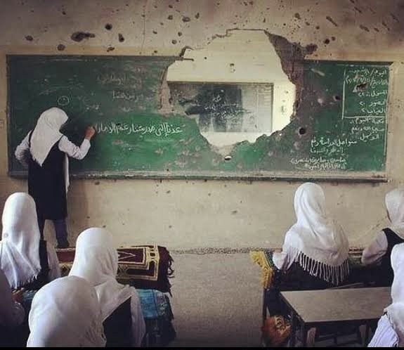 Gazze Eğitim Bakanlığı

"Bu yılki ders dönemi, öğrencilerin çoğunun şehit olması nedeniyle resmî olarak sona ermiştir."

Sözün bittiği yer 😔