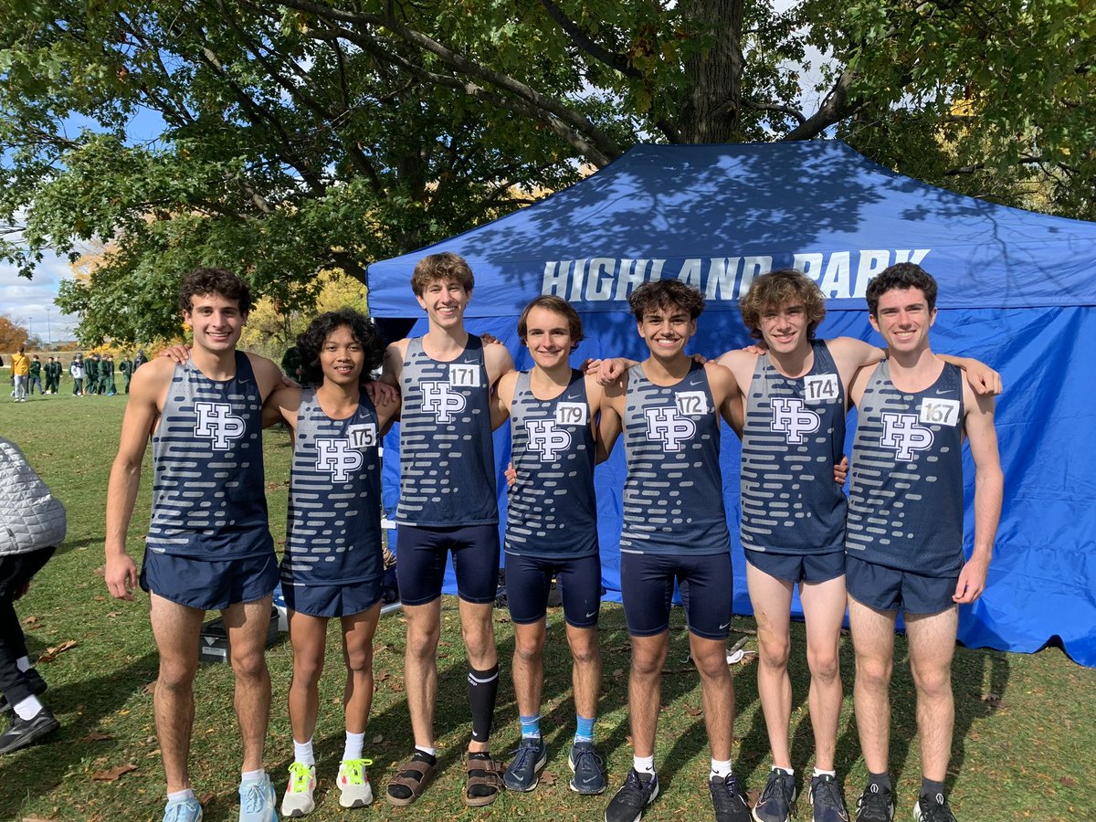 HPRunning's tweet photo. Team takes 4th at Sectionals to qualify for IHSA 3A State Cross Country Meet! They were led by Sectional Medalists Brian Hatoum (3rd) and Nate Wehner (5th). This is the 14th year in a row that HP has had a team or an individual qualify for State! @HPHS_Athletics https://t.co/7AyuKddwqV