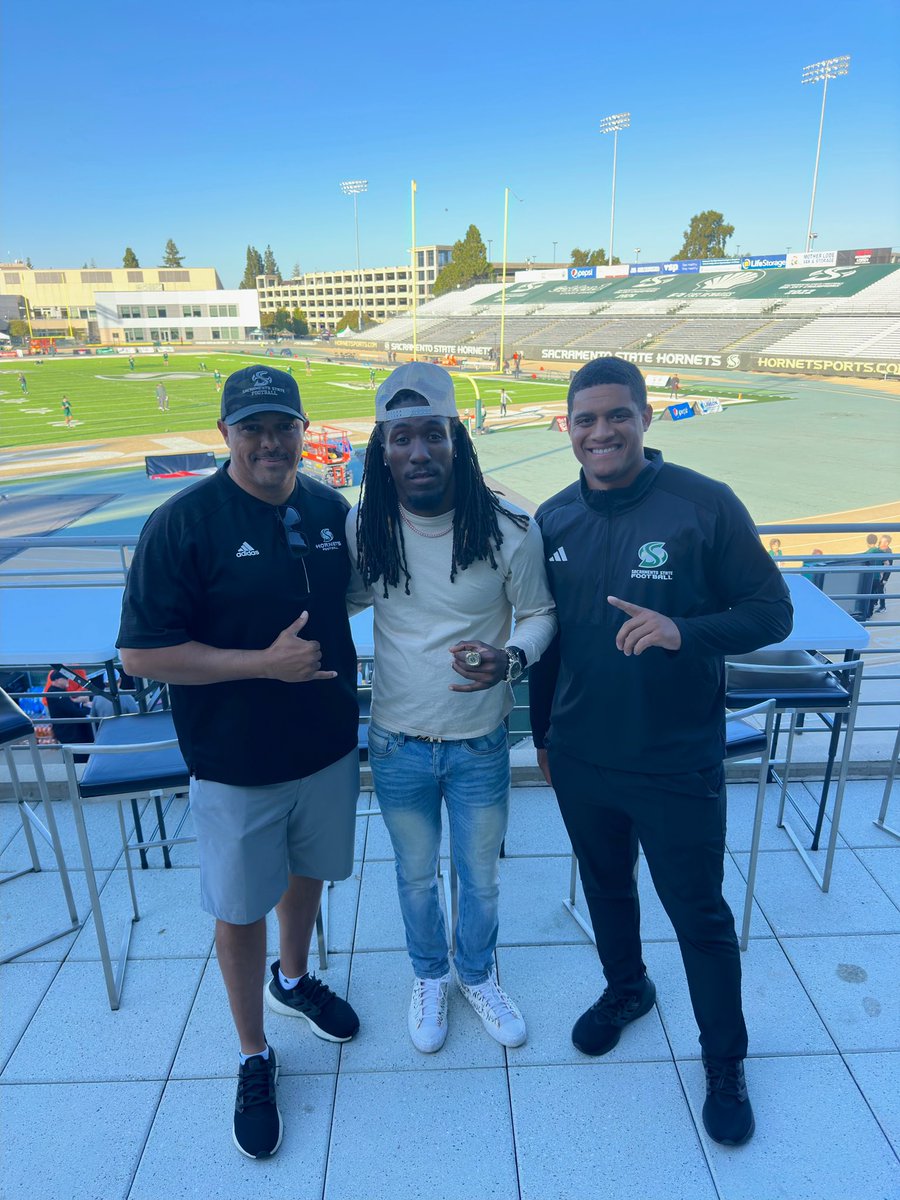 CoachCherokee's tweet photo. #SHARKs BROTHERHOOD‼️ 🦈🏝️

So proud of this guy and the MAN he has become. He is now living in Wisconsin, and got on a plane to show some Student-Athletes what it is like to be a HORNET!!! 

#StingersUp #MadeAtSacState https://t.co/Ak3JWs4lO7