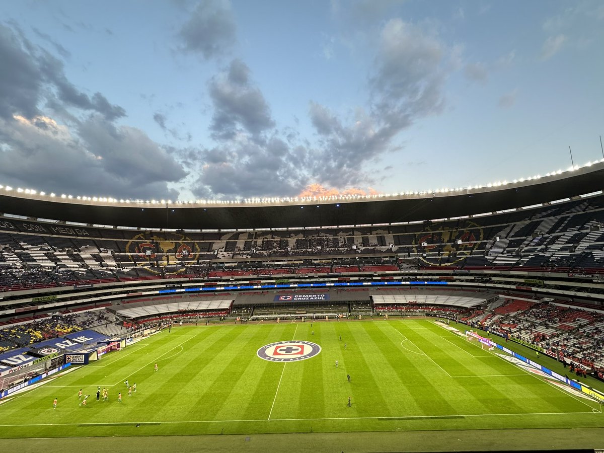 Presenciando uno de los últimos juegos en el Azteca 🥺