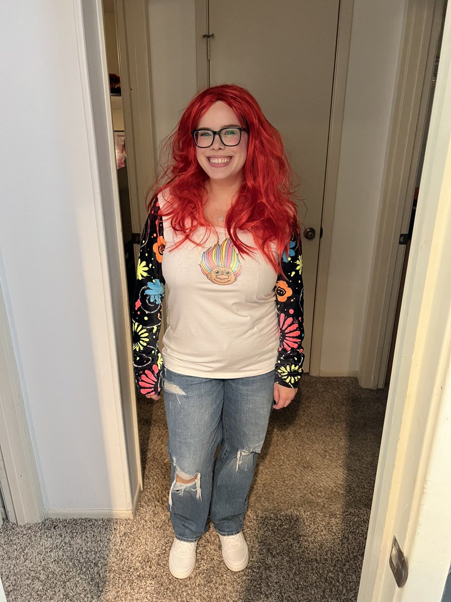 hheyheatherrr's tweet image. I gave all the boys in school… a blow jay. @mpgisofficial #MPGIS 
Happy Halloween!! 🎃