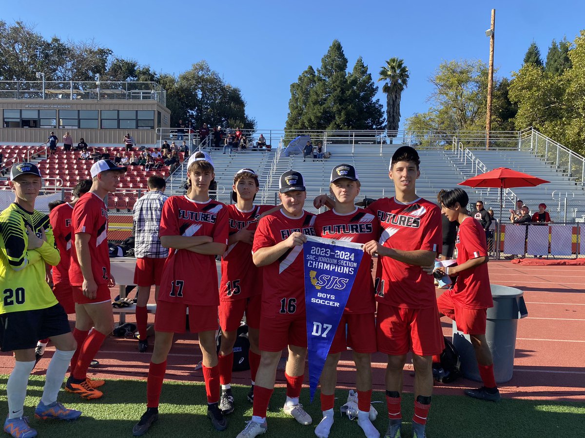 gcc_jsample's tweet image. Day 60- Went to cheer on Futures High School Boys Soccer Team. Congratulations to the CIFSJS D7 Boys Soccer Section Champions! Proud of these young men, they played hard today. This is the first time a GCC school will get to hoist the Pennant!!! #gcclevelup #proudgccsupt