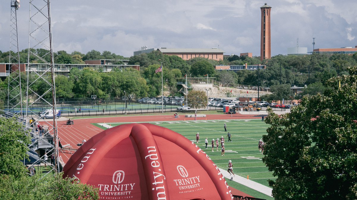 Trinity_U's tweet image. What a beautiful day to reconnect! @TrinityUAlumni showed their #TigerPride at today’s tailgate and @TUFootballTX game. #TUAlumniWeekend