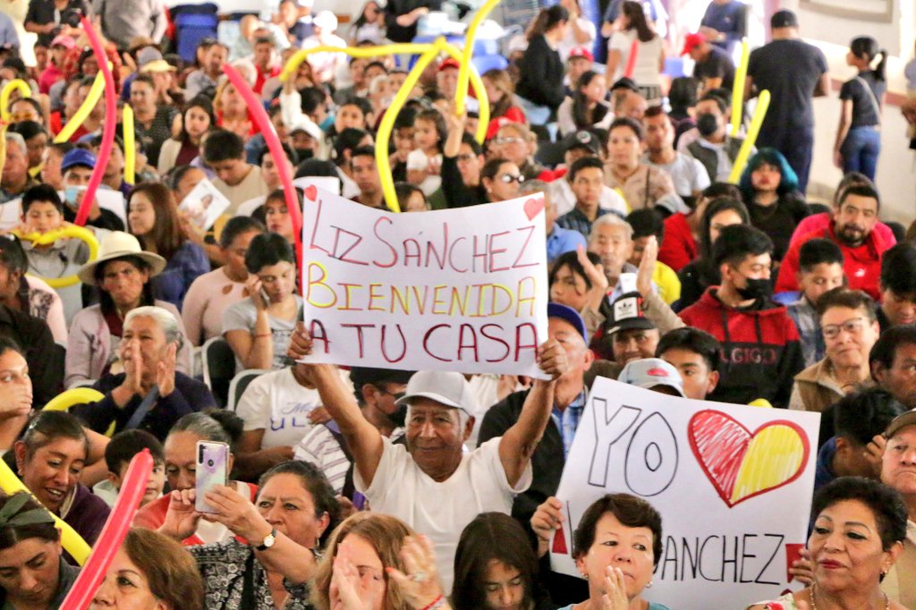 LizSanchezSM's tweet photo. Desde mis inicios como diputada local, la gente de San Martín #Texmelucan me vio crecer y me acompañó a lo largo de este camino. Ahora, con un sueño más grande, su apoyo sigue siendo invaluable.💯

Hoy, aspiro a coordinar los Comités de la Defensa de la #4T en #Puebla. Mi compromiso con la justicia, la igualdad y la transformación de nuestro estado sigue intacto.🤝

Nuevamente pido su ayuda para que más gente se entere que hay una mujer que ha recorrido cada rincón del estado y que sigue luchando por un futuro mejor para todas y todos los poblanos. 🫂❤️

¡Juntas y juntos, hagamos que la voz de la transformación llegue a todos los rincones de Puebla, junto a nuestro presidente @lopezobrador_ y a la dra. @Claudiashein. 🫶✨️