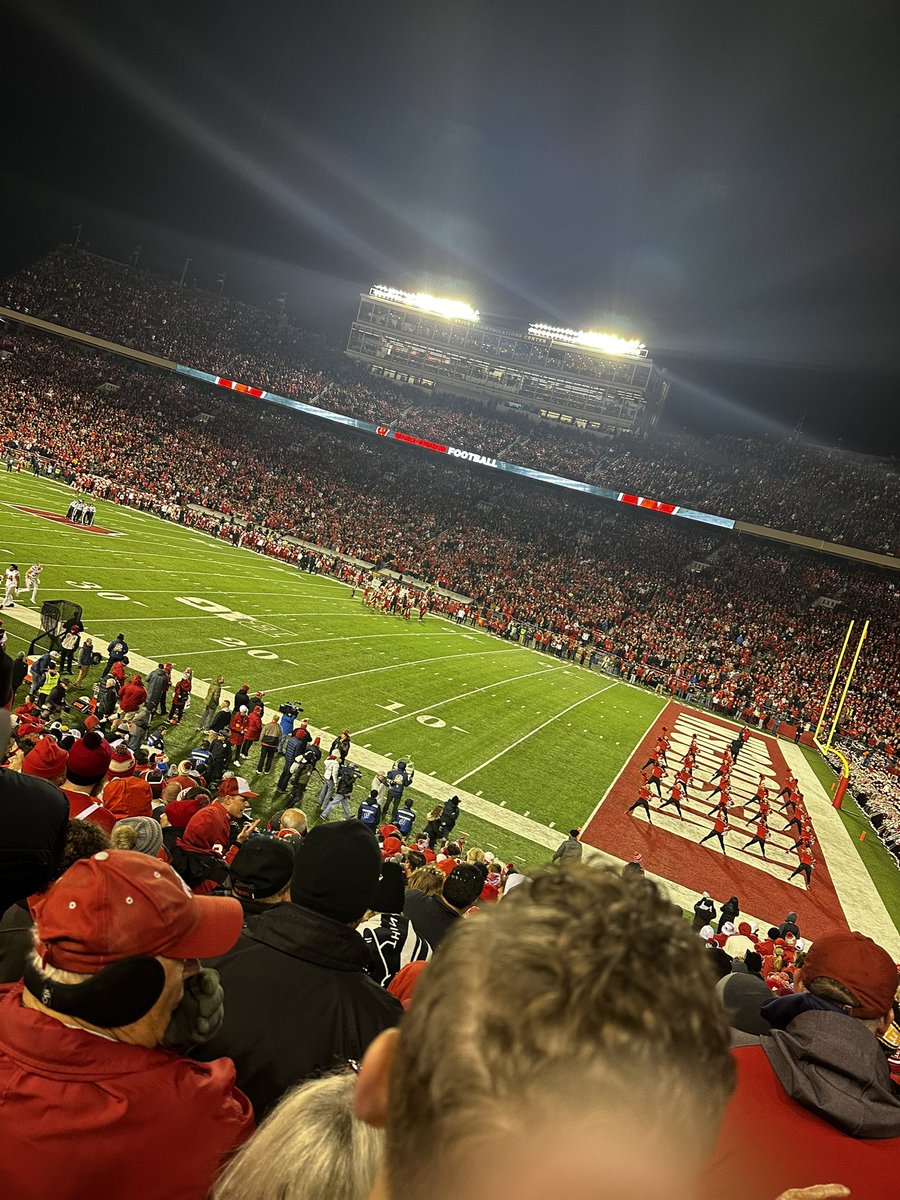 kproietti's tweet photo. A Badgers night game? Nothing better. https://t.co/m88hOCxEPH