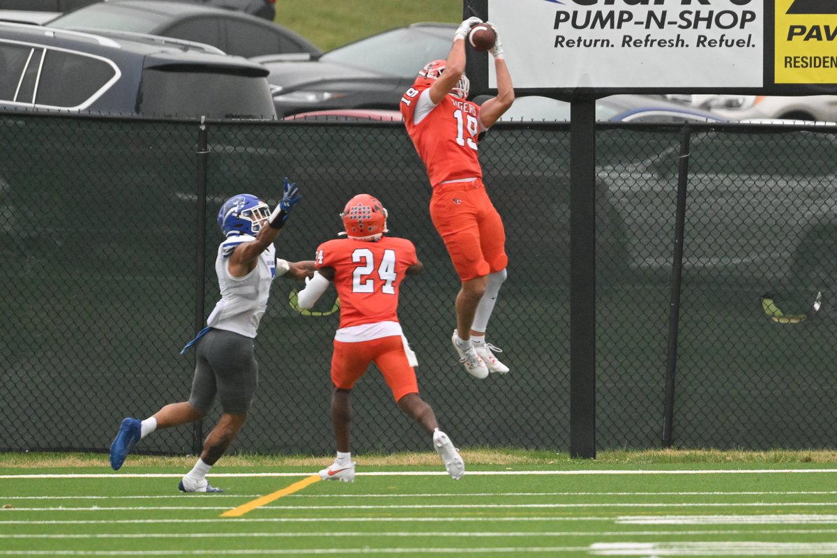 Defense dominates in shutout of #7 Lindsey Wilson - #TigerPride
Full story: georgetowncollegeathletics.com/sports/fball/2…