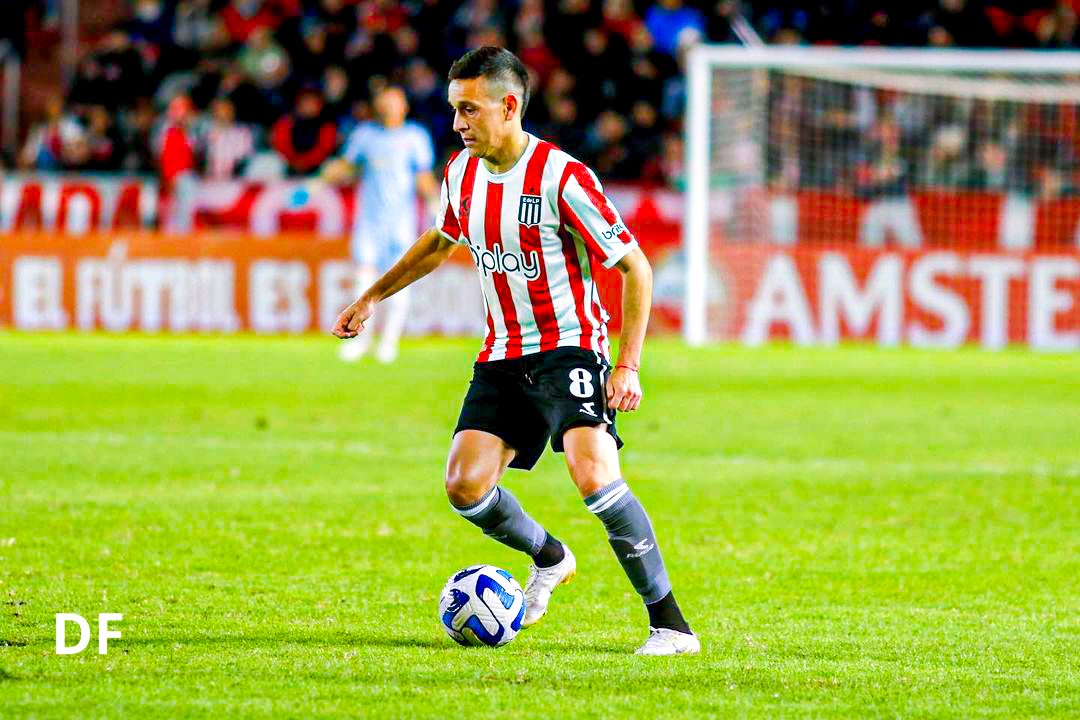 DatafutbolPR's tweet photo. 📊Fernando Zuqui vs Boca, por Copa de la Liga:

• Toques: [41]
• Chances creadas: [2]
• Pases precisos: [26/29]
• Faltas recibidas: [2]
• Duelos ganados: [6/10]
• Entradas: [4]
• Completó todos sus balones en largo 

#zuqui #edlp #copadelaliga https://t.co/JRgqurx2l6