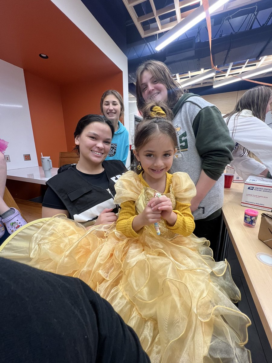 Liverpool Girls Swimming & Diving Team tweet media