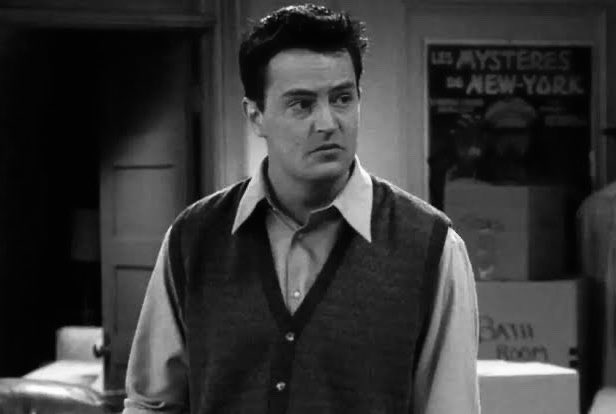 nacaomarvell's tweet photo. 🚨URGENTE: Matthew Perry, de “Friends”, faleceu aos 54 anos, vítima de afogamento, afirma o TMZ. https://t.co/dpY6hBDf4e