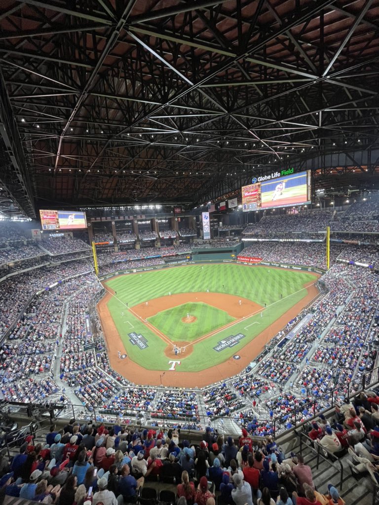 NicoleCritesTV's tweet image. Game 2
@Dbacks ready to even this out…
⚾️ 🐍🔥
Live @ 10 w @MarkMcClune #3tv #cbs5 #azfamily 📺 👀