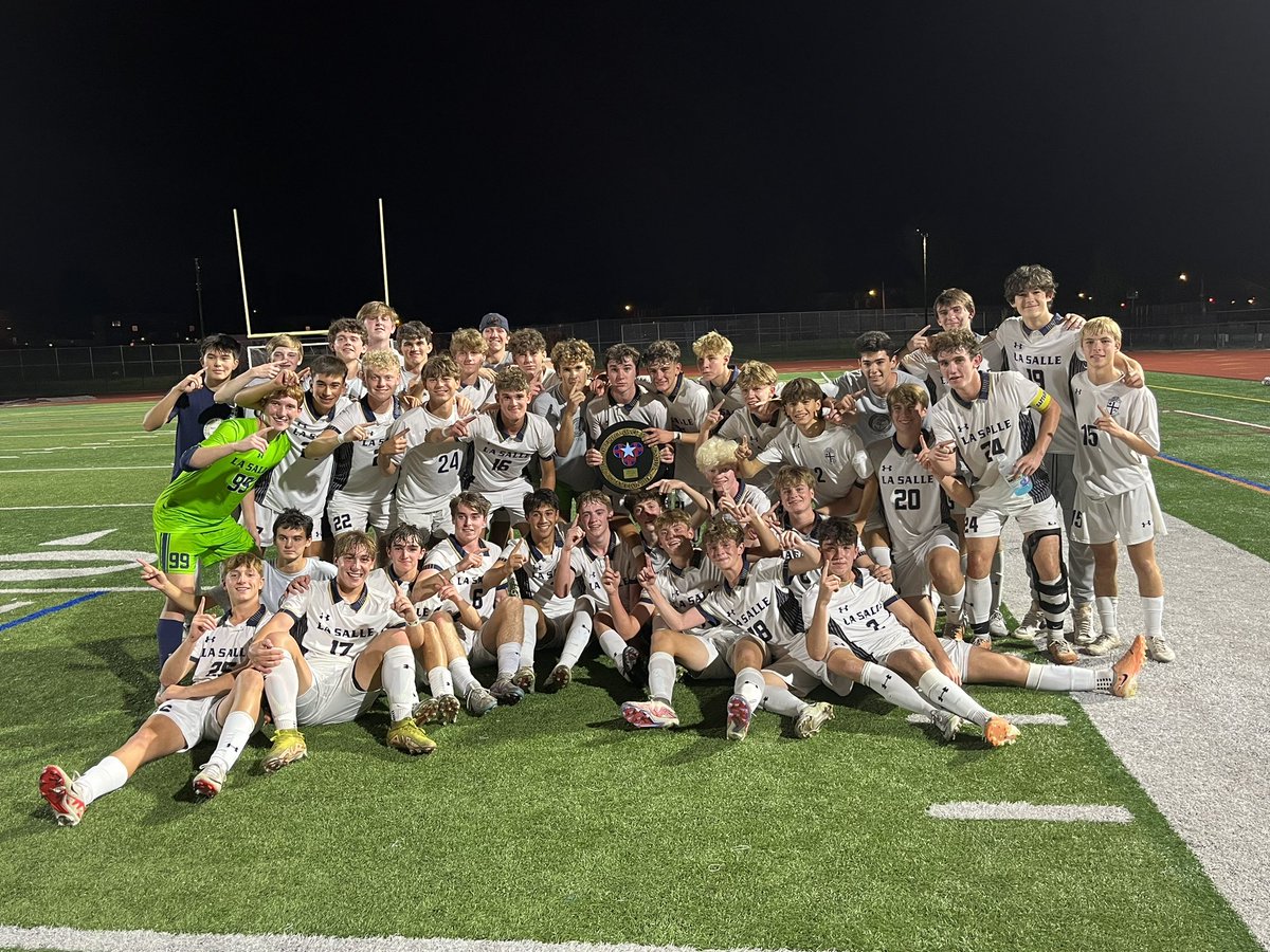 ADRobinson3's tweet photo. Philadelphia Catholic League boys soccer champion @LaSalle_Sports https://t.co/RVPSc3R1pb