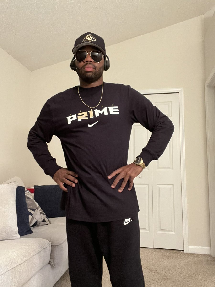 TheSuave1's tweet image. Going out as @DeionSanders #CoachPrime #Iainthard2find  #Halloween 🎃