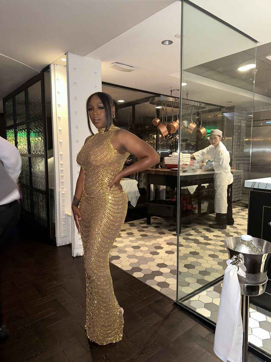 PrettyD__'s tweet image. I bet you wish it was 2 of me 🤷🏾‍♀️✨