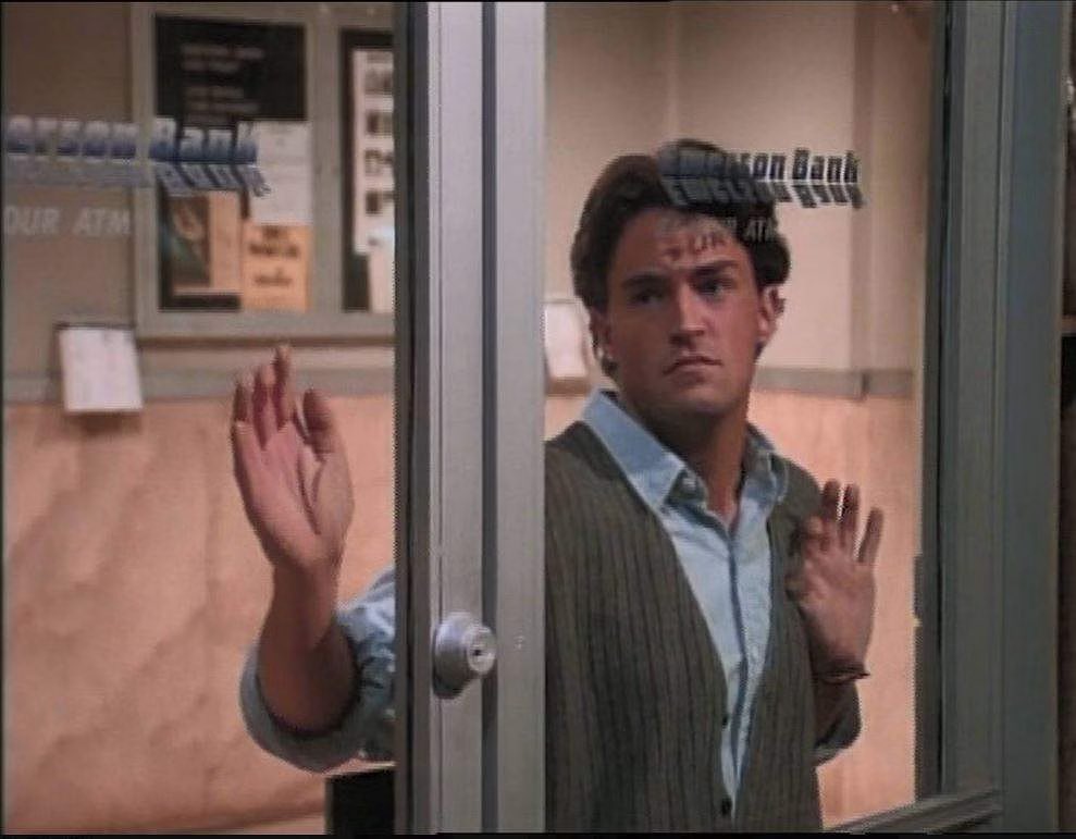 Me niego a creer que Mathew Perry falleció 😭😭😭