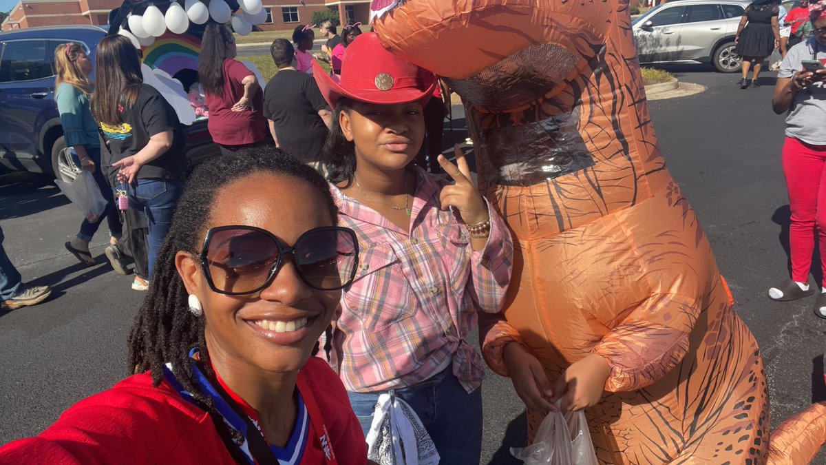 I thoroughly enjoyed our Cluster Trunk or Treat event! Our community showed up and helped make this event a success! Proud to be a part of the Woodland Cluster! #APLife #WinningForKids #FunintheSun #WeAreWoodland