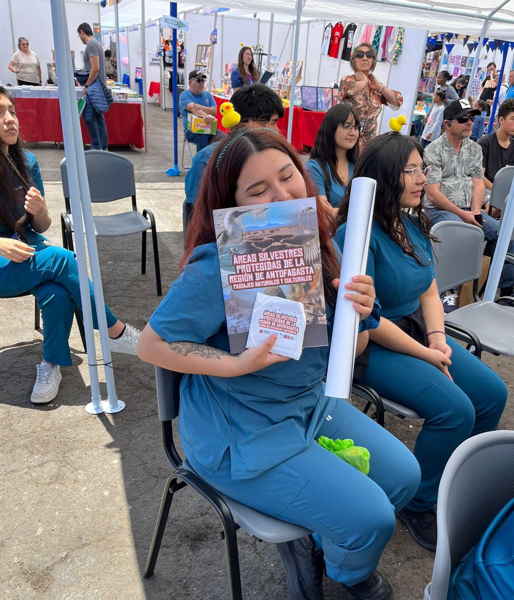 CONAF_Antofa's tweet photo. ✅ Hoy junto a la @Udalba_Chile
estuvimos en la #FIJU en el sitio cero donde los #guardaparques y la directora regional realizaron una amena charla sobre su importante trabajo de Conservación
que hace @conaf_minagri
en las áreas protegidas de la región de #Antofagasta 🐧🦩🦉🦇 https://t.co/AT14sAgYFK
