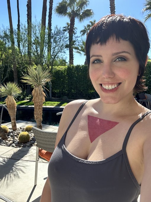 This morning&hellip; and tonight! Goodbye Palm Springs and hello Chicago! 🥶 https://t.co/omLu0WiWtF<a href="/tag/newprofilepic"class="tags"><span>#newprofilepic</span></a>