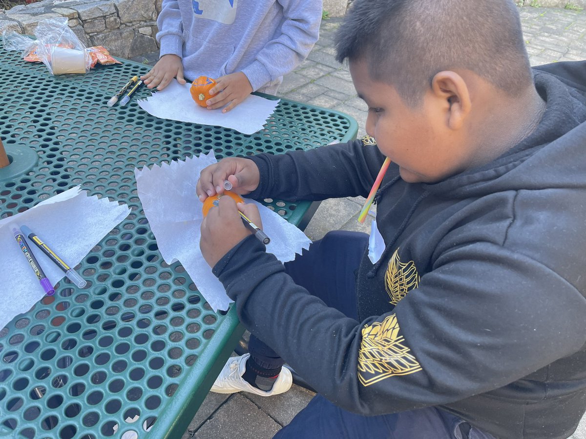 A little bit of pumpkin decorating fun during the Saturday Newcomer Program! #wpproud @YolandaLRodrig1 @DrJosephRicca 
@ChurchStreet_WP @GWElem_WP @Ridgeway_WP @MAS_WP