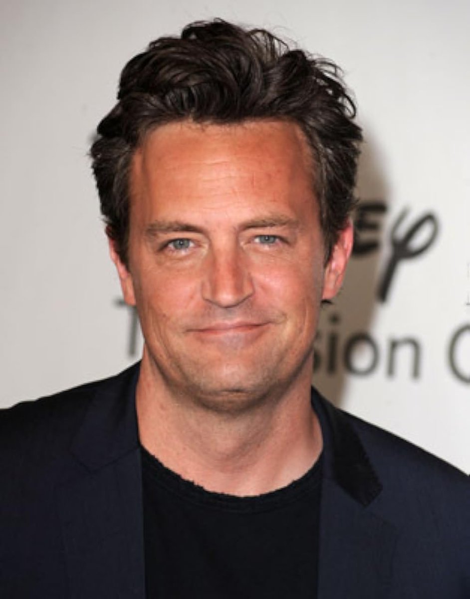 peterjordan's tweet photo. Acaba de sair a notícia de q Mathew Perry, astro de Friends, faleceu aos 54 anos. 
Descanse em paz! https://t.co/J1AV0gX81s
