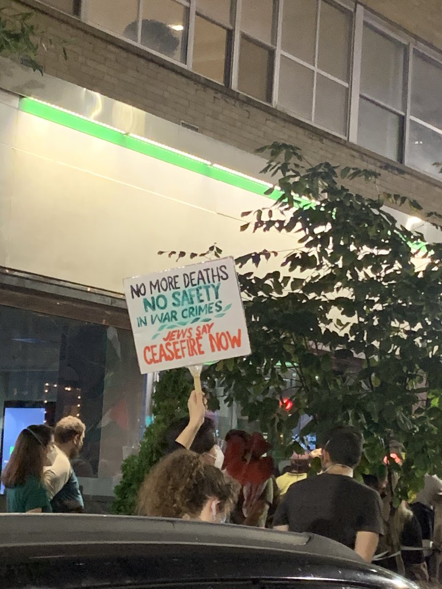 mgbrier's tweet photo. The people of Philadelphia are marching for Palestine #freepalestine #ceasefirenow #philly #StopTheGenocide https://t.co/c8wqaXG60K