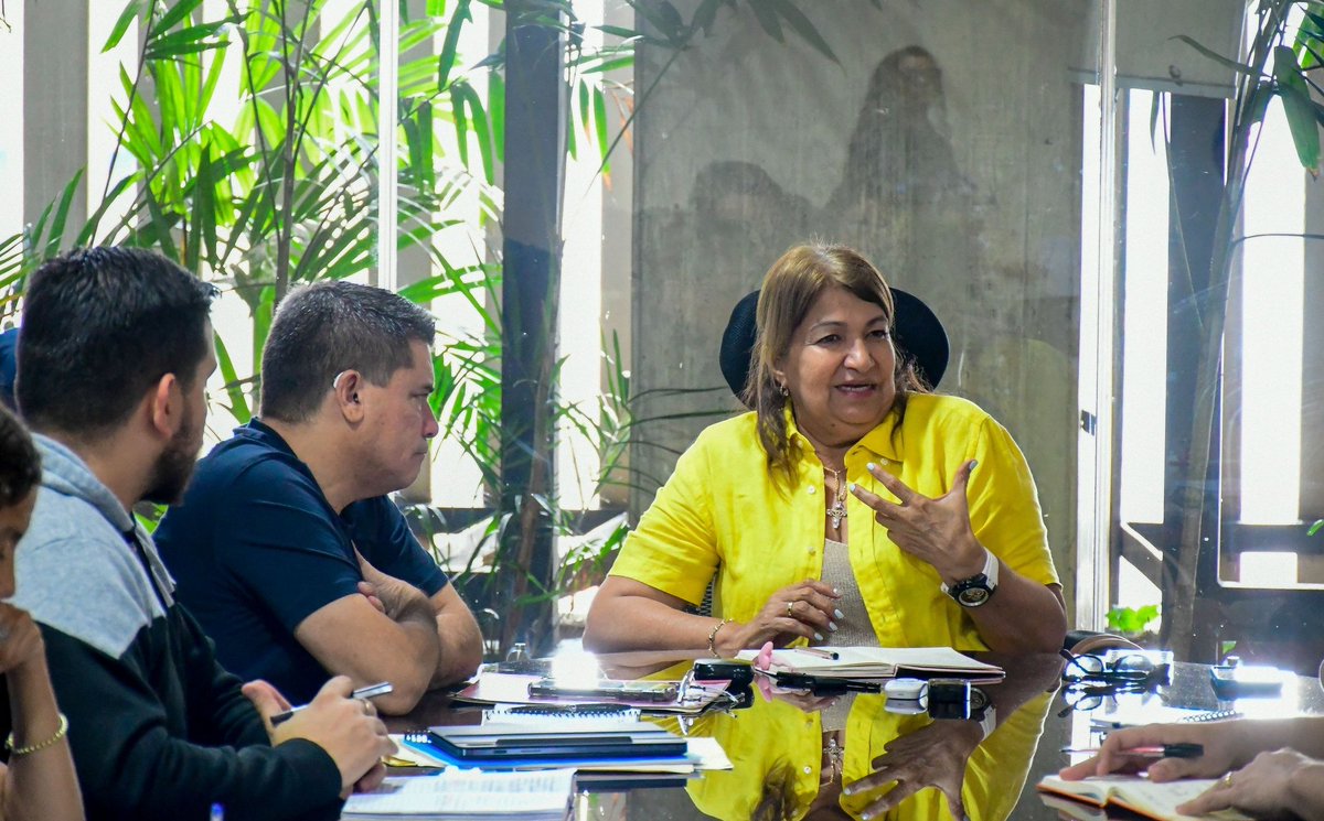 JorgePerezVEN's tweet photo. Participamos en mesa de trabajo del @MPPEDUCACION, @mppeduniv e @Incesocialista para impulsar a la Misión Venezuela Mujer, en su 2do. Vértice: Educación para el Empoderamiento de la Mujer.

¡Seguimos en Victoria!✊🏻🇻🇪

@NicolasMaduro
@_LaAvanzadora
@sandraoblitasr
@WuikelmanAngelP https://t.co/DPU0jw0sjF