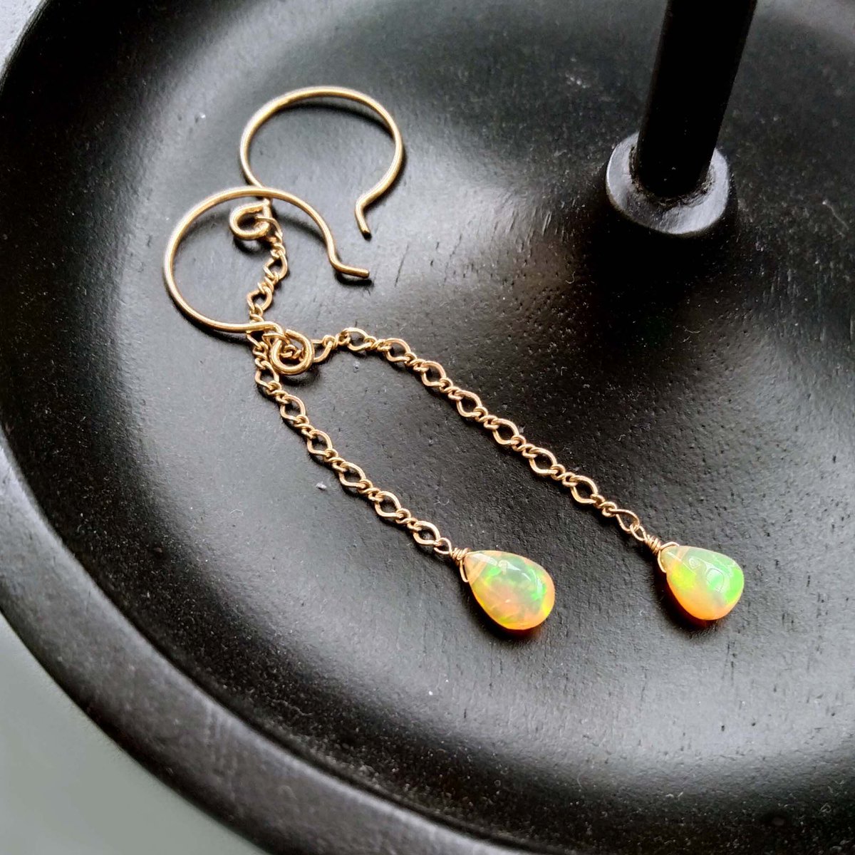 SoChicFinds's tweet image. sochicfinds.com/products/welo-…
Welo Fair Opal Teardrop Earrings, 18K Gold Filled Long Chain, October Birthday Jewelry #WeloOpal #OpalEarrings, #18KGoldFilledEarrings #LongChainEarrings, #OctoberBirthdayJewelry
