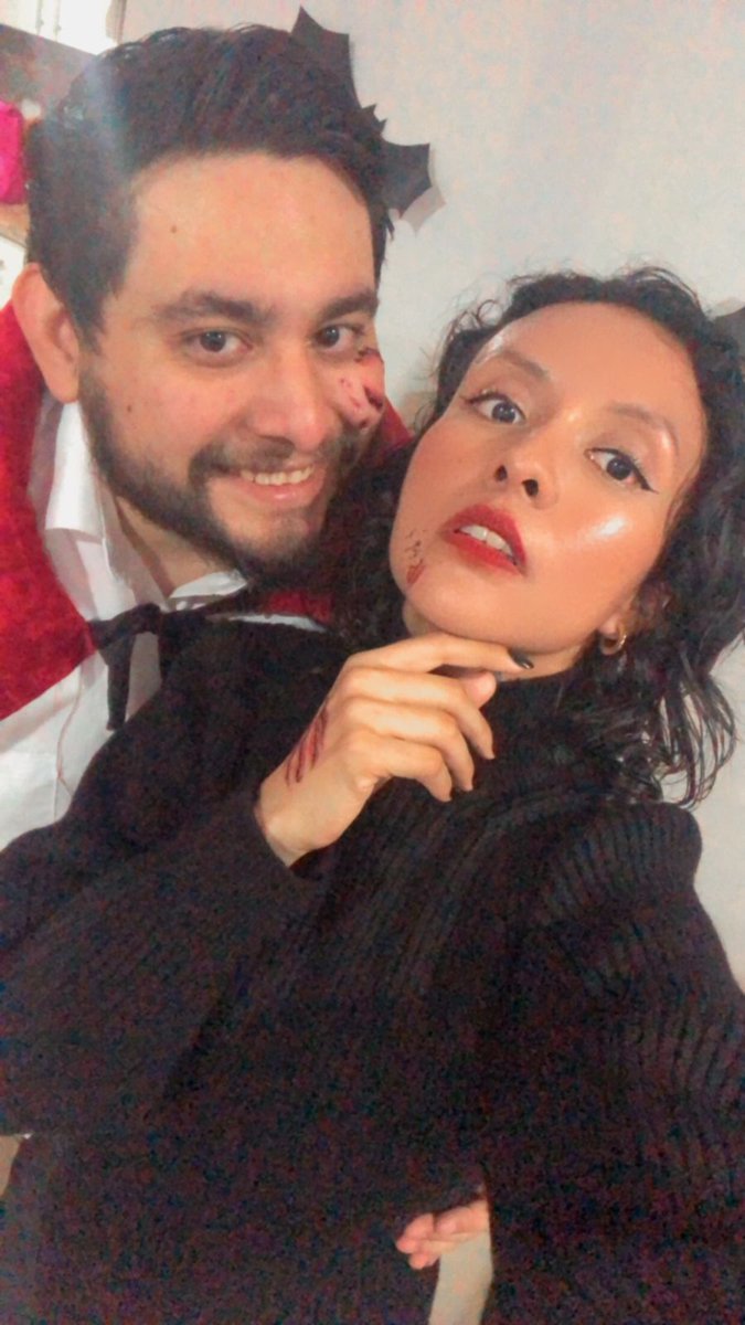 Hoy tuvimos una muy bonita fiesta de disfraces con la familia de mi novia 🥰 

Te amo tanto <a href="/Giselle31537483/">Soy Giselle🫶🏻</a> 👻😏

P.D. No hubo dientes 👀