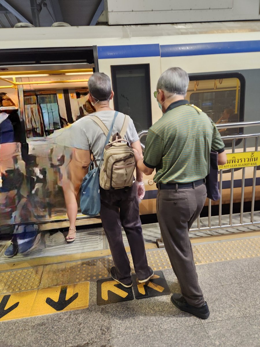 เห็นแล้วยิ้มทั้งน้ำตา ชีวิตเราคงไม่มีแบบนี้ รักแท้ที่ดูแลกันยามแก่เฒ่า