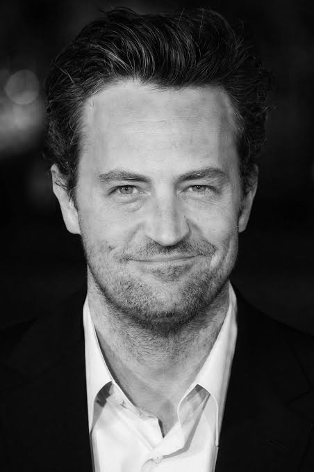 ScoopWhoop's tweet photo. Heartbreaking 💔 
Rest in peace Matthew Perry. You were the reason for so many people's smiles. You'll be missed Chandler 💐 https://t.co/OBPHmXFNem