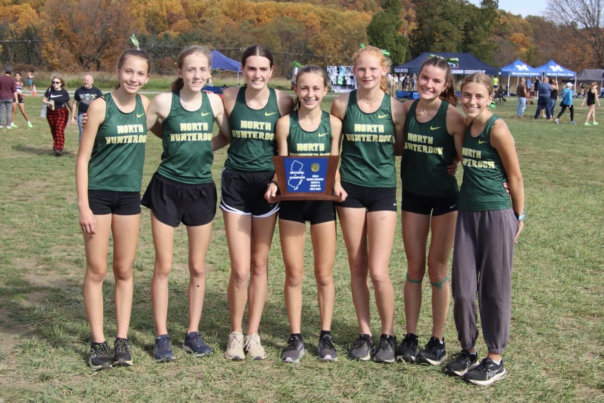 North Girls Running tweet media