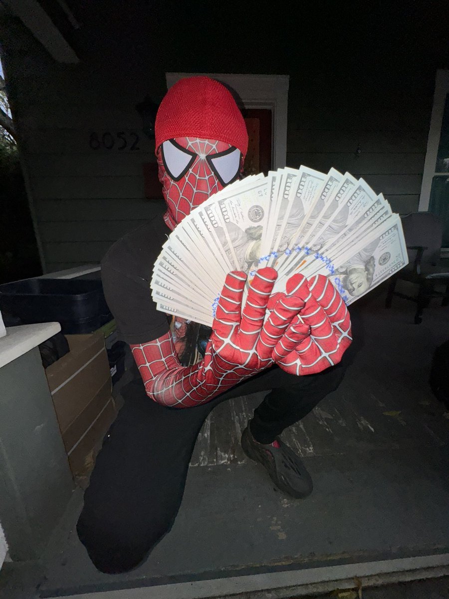 TanaHack's tweet photo. She let me Park my Peter cuz I got those Spider-Bands💪💯🕷️🕸️ https://t.co/GWKfC2Vjov