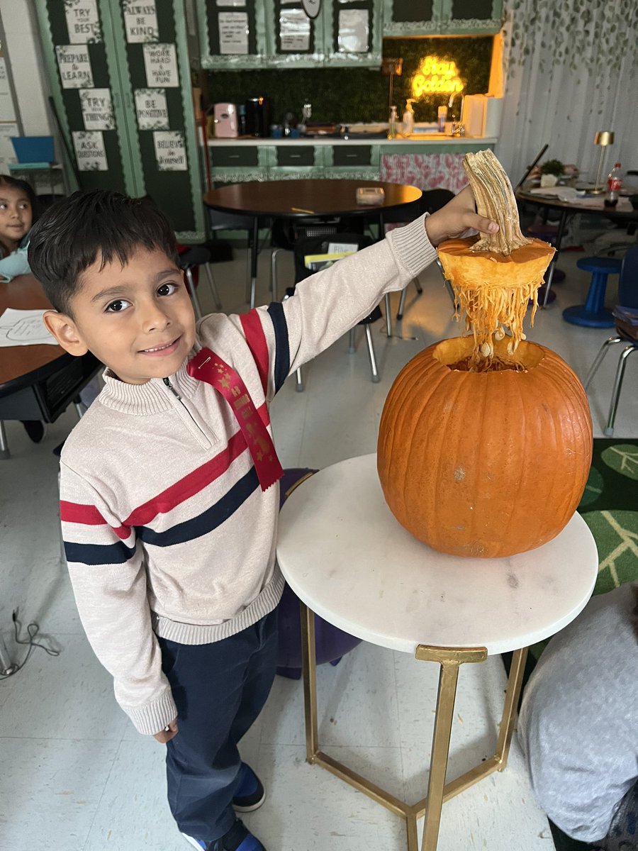 Mrs. Golden tweet media