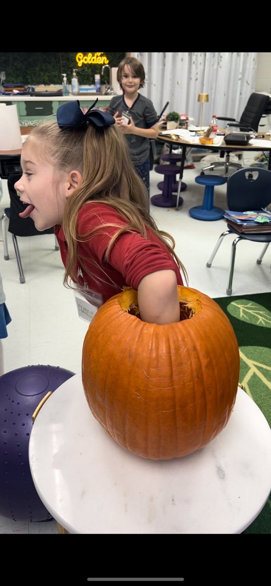 Mrs. Golden tweet media