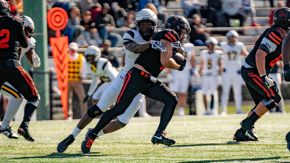 ODUAthletics's tweet photo. RECAP | Eddie Miller-Garrett became the single season leader for sacks and tackles for loss at Findlay today. The Panthers fell 24-3 to the Oilers. #ClawsOut

📰: https://t.co/nBzWcWTNTU https://t.co/9OE5hGUgfC