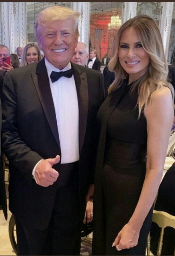 Give me a thumbs up if you LOVE this beautiful couple!👍❤