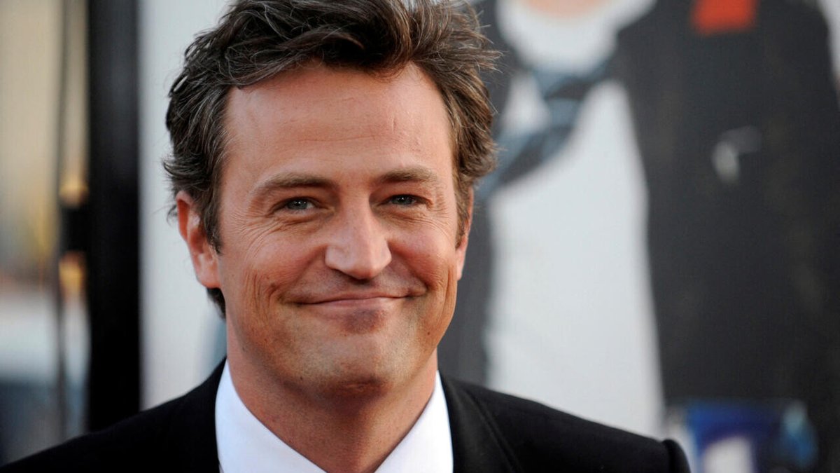 France24_fr's tweet photo. L'acteur de "Friends" Matthew Perry est mort à l'âge de 54 ans
➡️ https://t.co/MNE8HNBMYV https://t.co/uMbNWBjJjZ