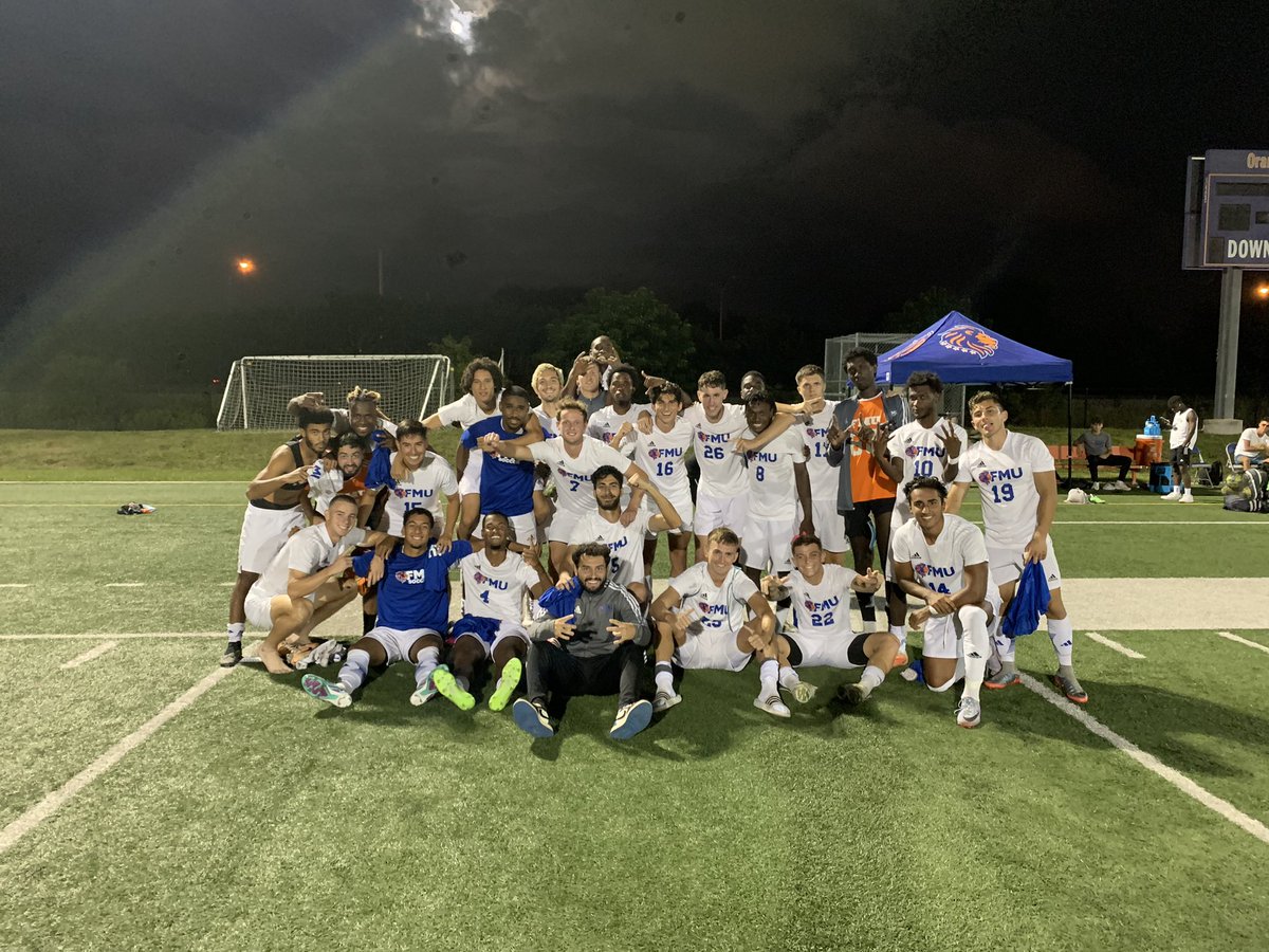 Lads put on a show tonight with the biggest win of the year on senior night.

That concludes regular season. The first time conference play offs has been reached in 6 years. History being made everyday with this special group of guys.

We look forward to next Saturday▶️

#GoLions