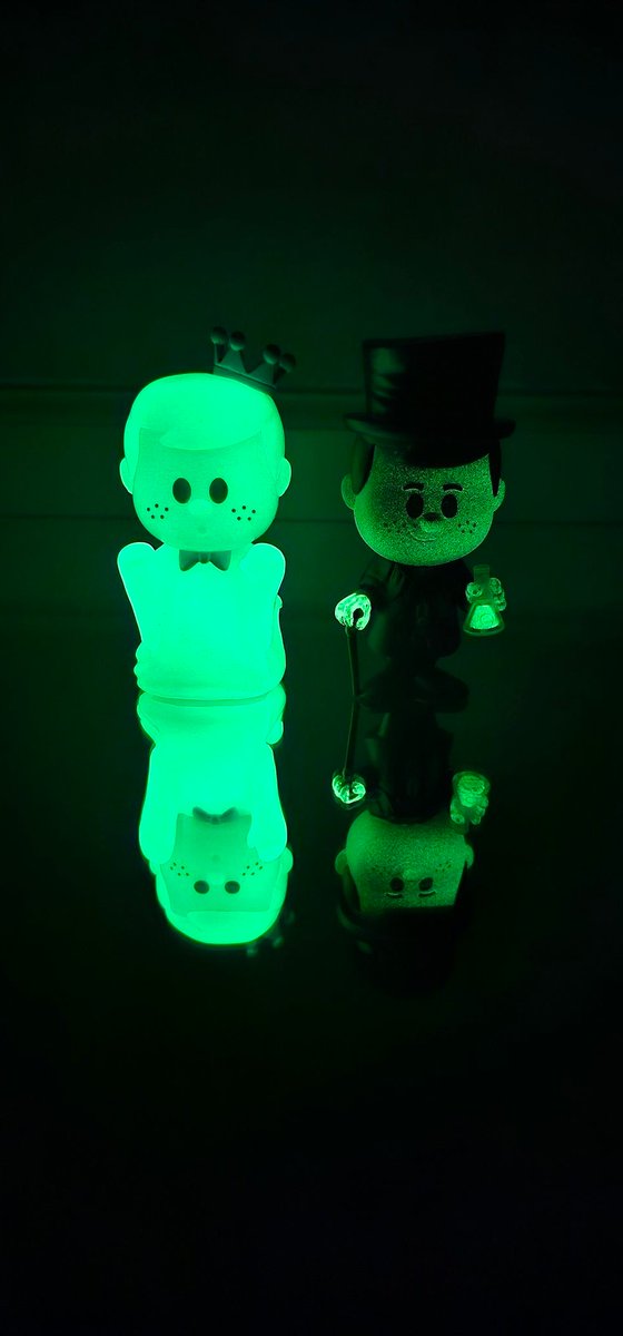 DMungu17's tweet image. Happy #FunkosodaSaturday  Freddy 👻🎩🧪 #Funko #funkophotography #glowinthedark
