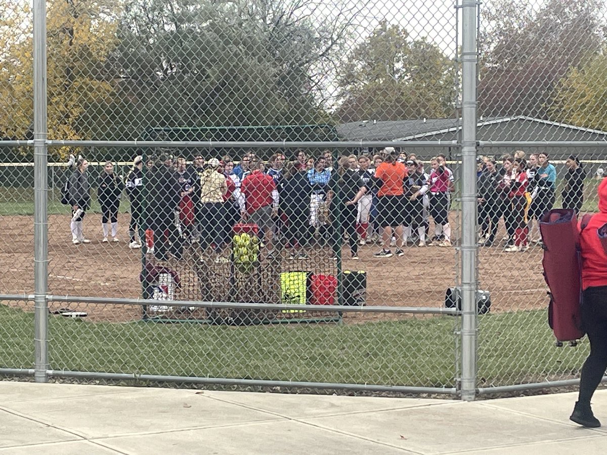 MiaAnderson1464's tweet photo. ❤️the College Softball ID Showcase in Columbus today. New drills, coaches and new friends. I also hit a home run in the scrimmage, so shoutout to @RacersSoftball for the great pitch! @BGSUSoftball @DetroitTitansSB @ZipsSB @EKU_Softball @LWFirebirdsSB @FlamesCincy https://t.co/ETrvnBiFHI
