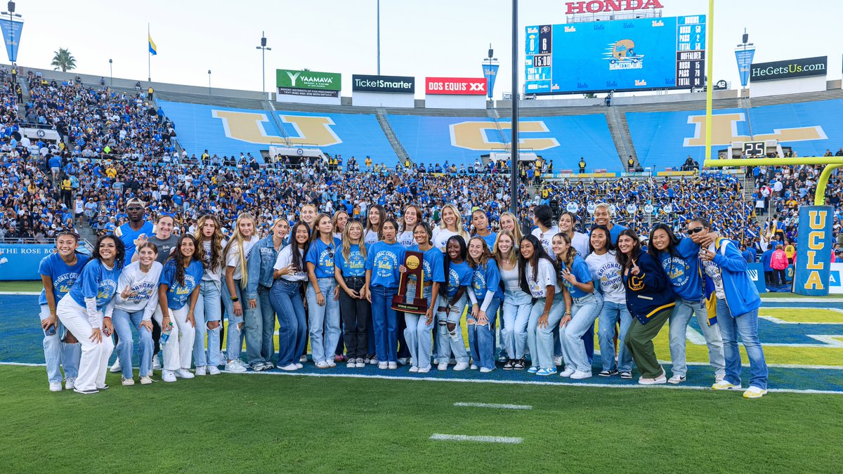 Give the whole team their flowers! 🌹 The defending NCAA champs were honored at the Rose Bowl today. #GoBruins