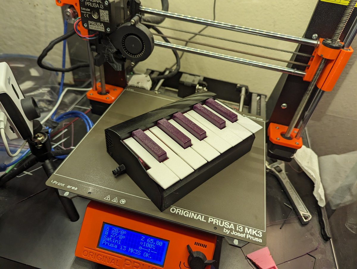 DavidHernston's tweet photo. Boom. Meet my  #3dprinted mini #pipeorgan. This represents MONTHS of work. #prusa3d #fusion360 #diyinstrument #3dprint  #keyboard  #melodica #PipeOrgan  @Prusa3D https://t.co/4kDUILKqlJ