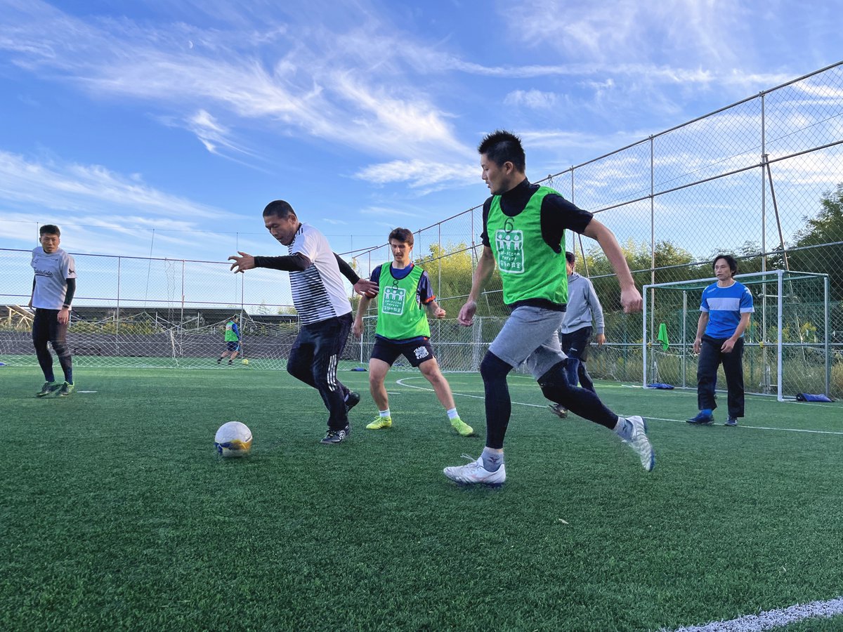 FutsalHirakeru's tweet photo. 本日も１６時からタノサルやりますよ！
東側のみなさんも琵琶湖大橋渡ってぜひお越しくださいね！
https://t.co/R9UznBAlqh
#ジェイホッパーズ #ヒラケル #フットサル #個サル #ゲストハウス #親子サッカー #フットサルコート #琵琶湖 #大津 #比良 #jhoppers #hostel  #タノサル https://t.co/wVV2TSGy2l