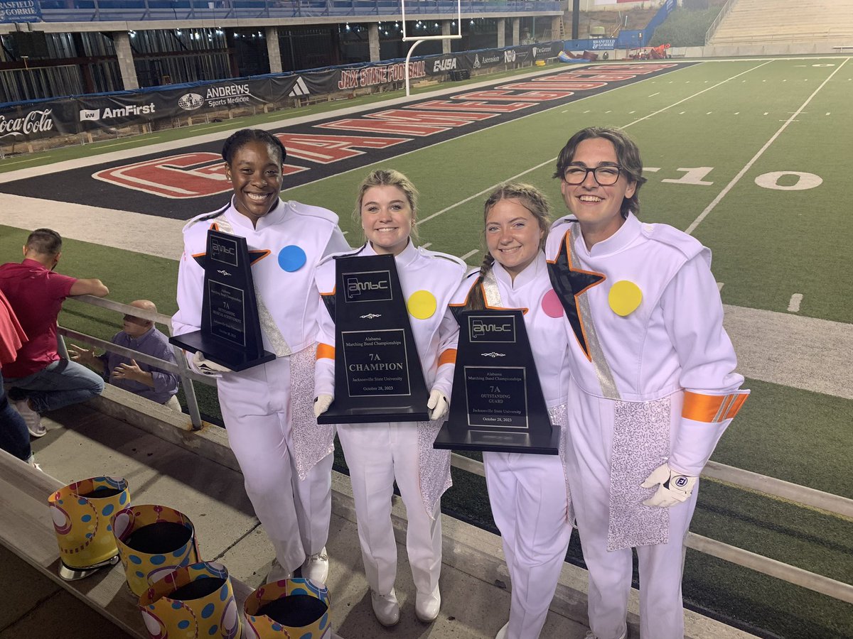 Jennifer_Hogan's tweet photo. Just got word that @HooverHighBand is the 7A Alabama State Champion!!! So proud of them!! #HooverBUCS #proudprincipal https://t.co/hQtyHC20CT