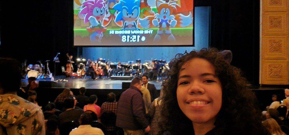 ASTRODYA_'s tweet photo. @ArcadeAngels_ out here at the @sonicsymphtour in Chicago!!  waiting for Act 2 right now, its been an ABSOLUTE BLAST so far!!!! #SonicSymphony https://t.co/qIpCo8BCcU